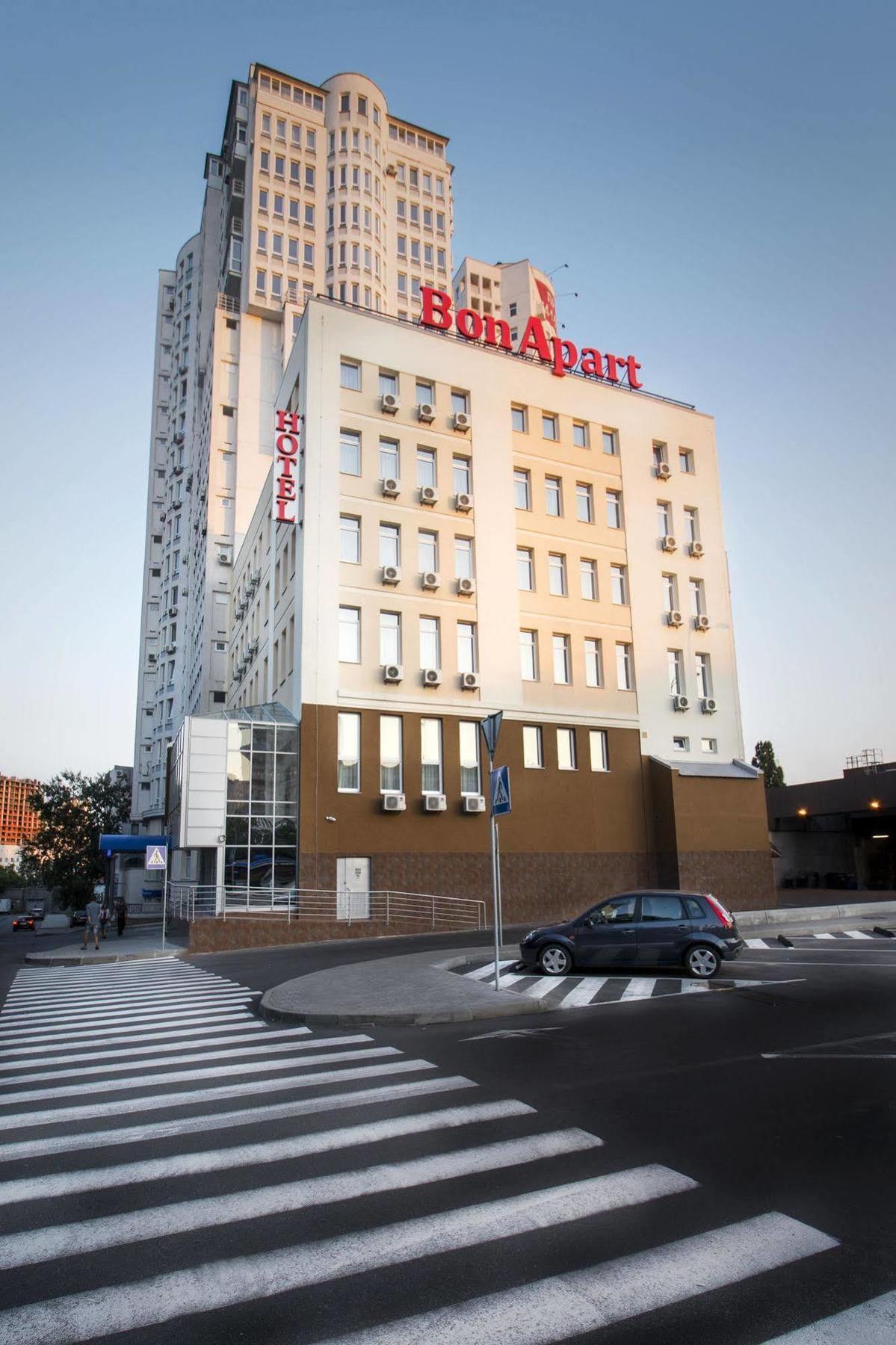 Bonapart Hotel By Uhm キエフ エクステリア 写真